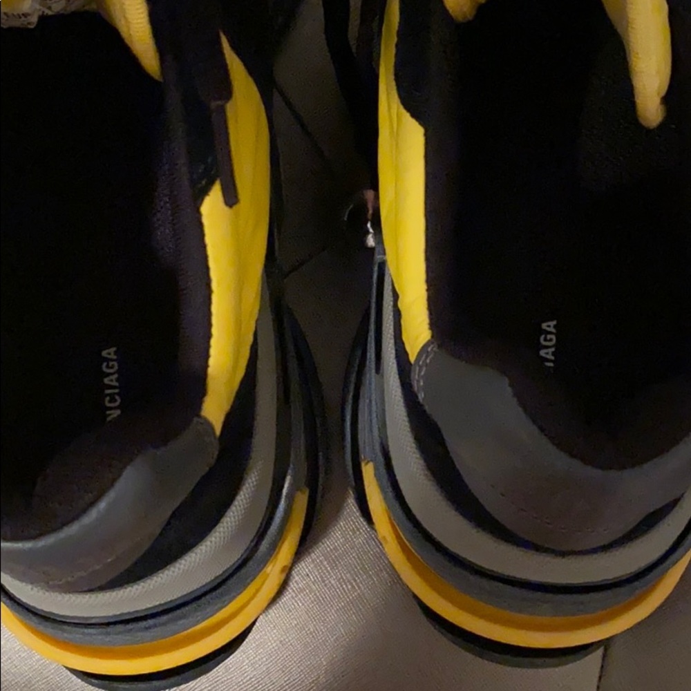 Men’s Balenciaga Triple S - Picture 5 of 7